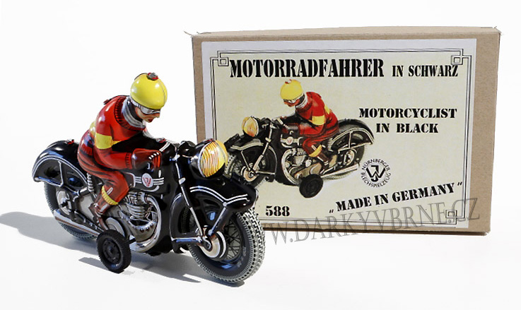 Motorka černá na setrvačník